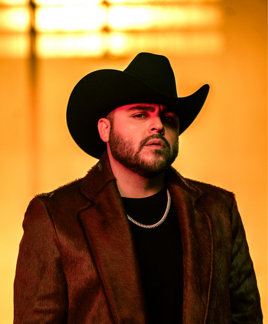Gerardo Ortiz - press photo