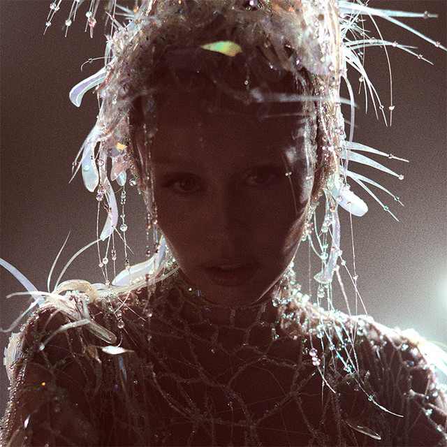 Miley Cyrus - press photo