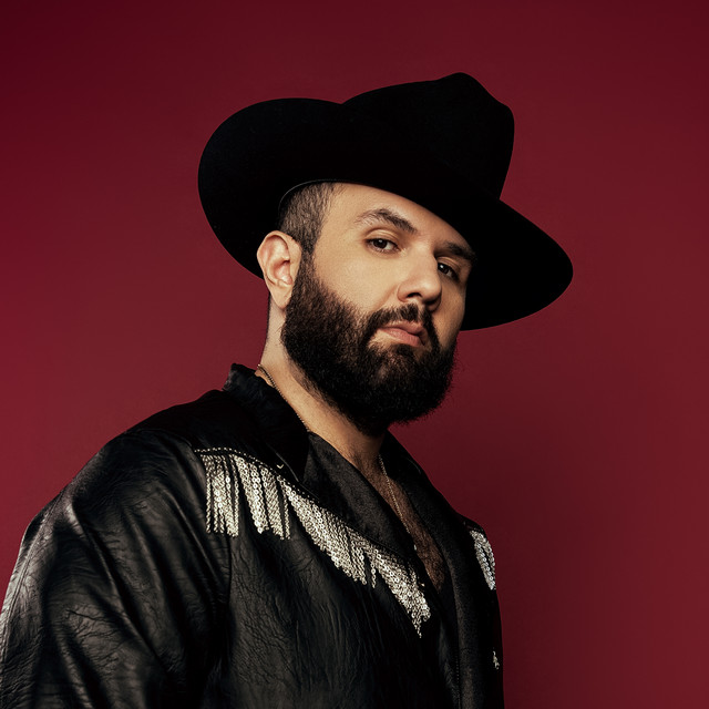 Carín León official artist profile image