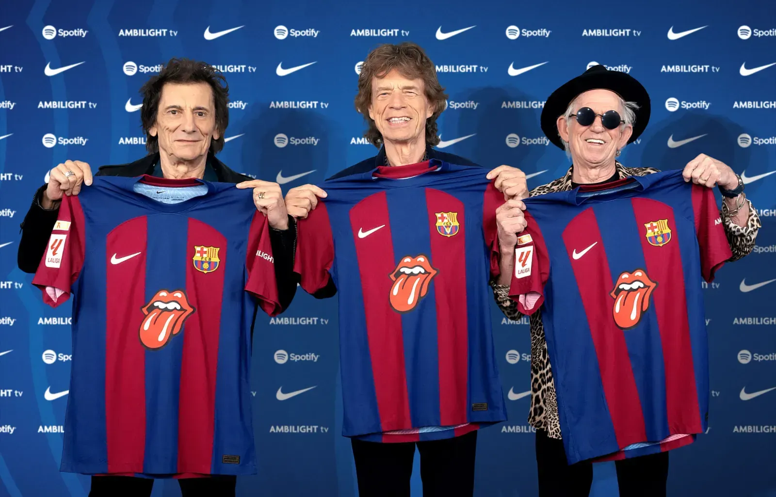 Rolling Stones with the FC Barcelona jerseys in support to "Hackney Diamonds" release