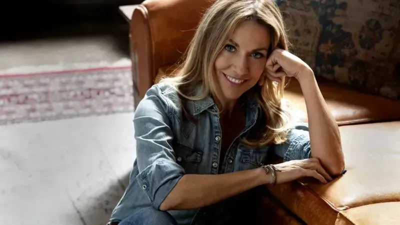 Sheryl Crow esiintyy Tonight Show’ssa ja Rock & Roll Hall of Famen valintatilaisuudessa