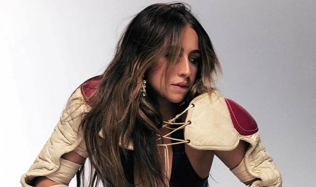 Tate McRae 'Think later'