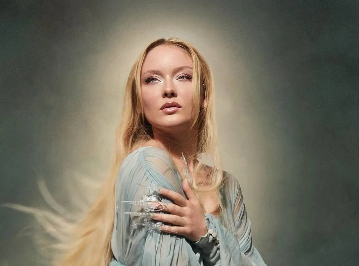 زارا لارسون على غلاف أخبار الأغاني الجديدة، 9 فبراير