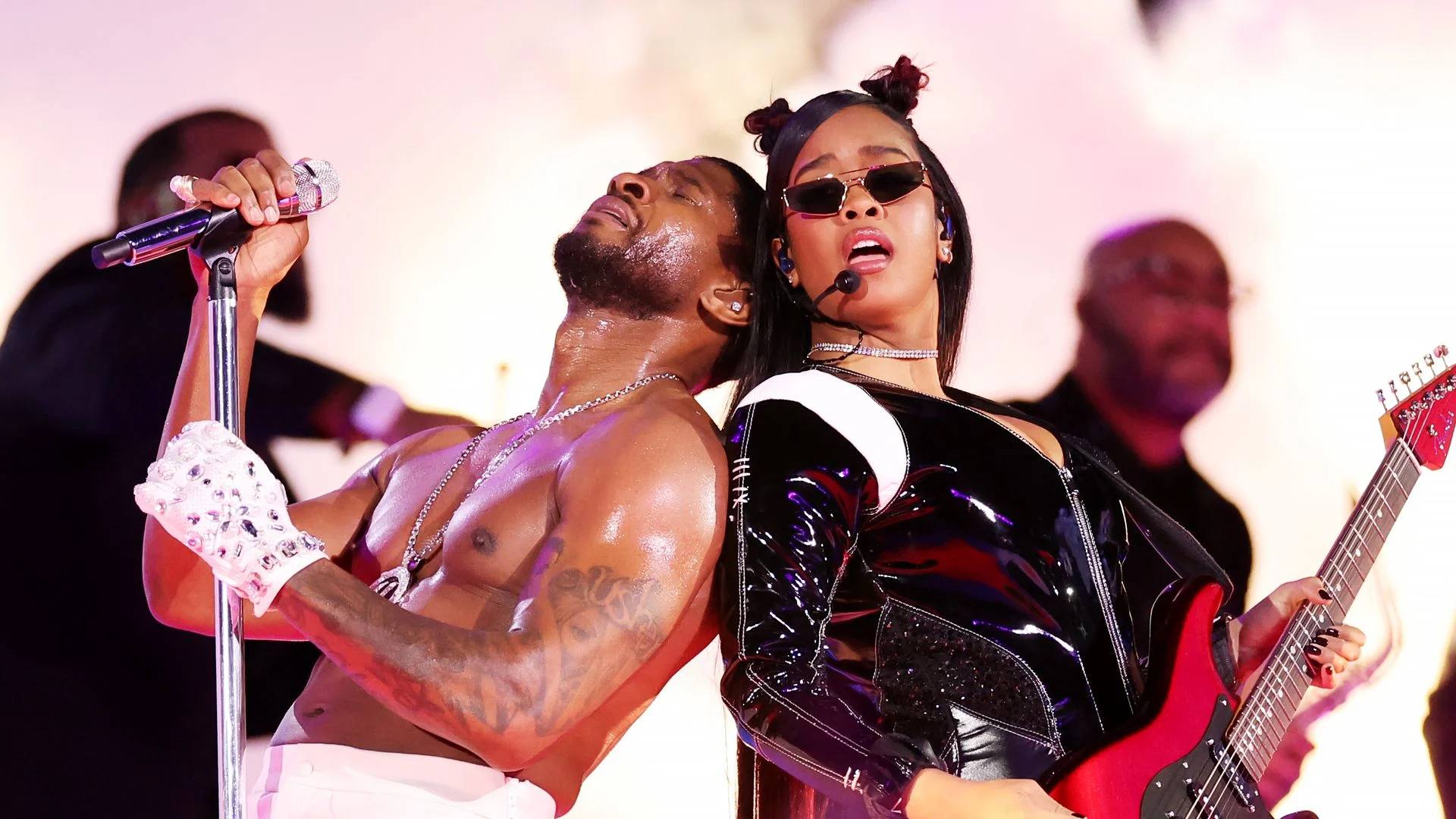 usher and H.E.R performing for Superbowl Halftime