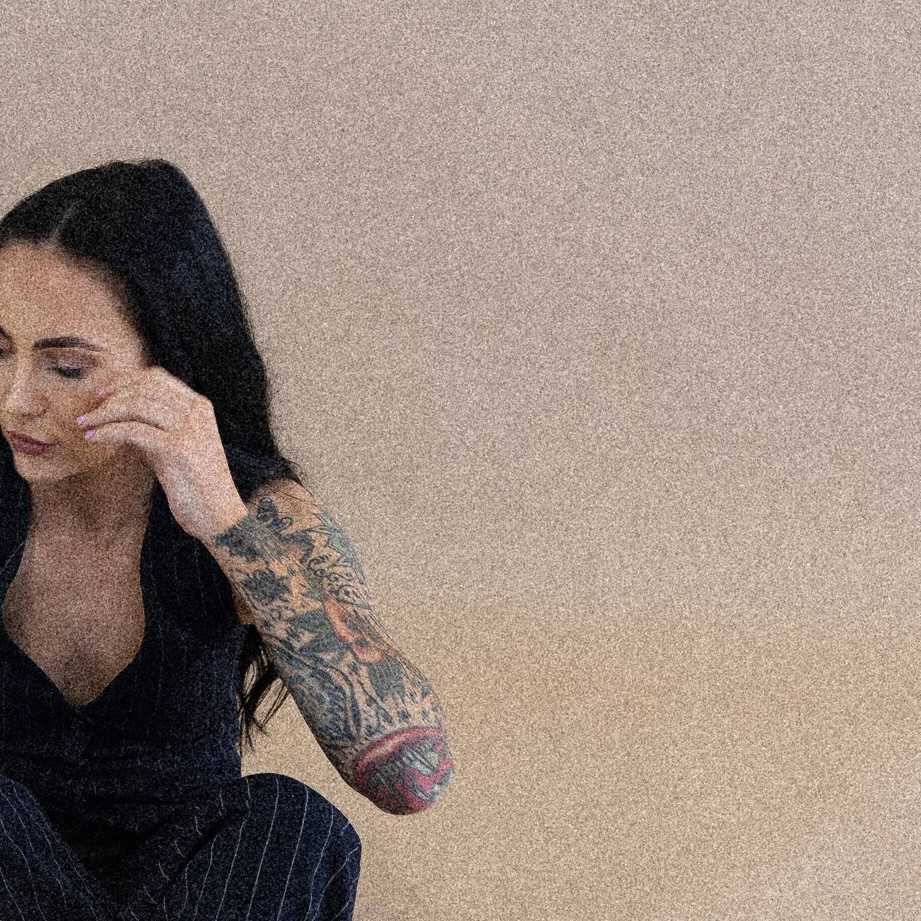 Hannah Stow, In The Dark, cover art