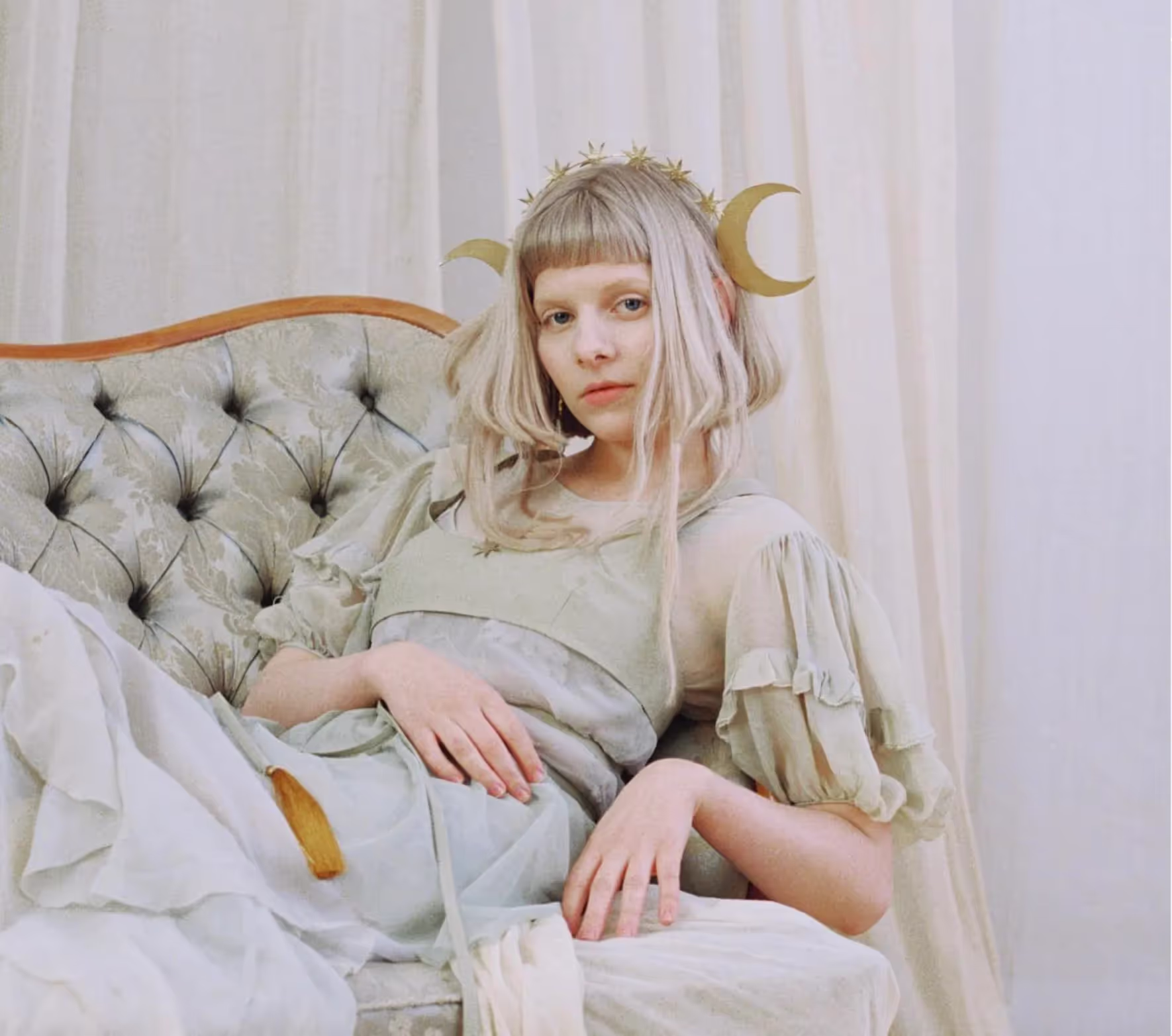 AURORA, artist portrait, profile, bio