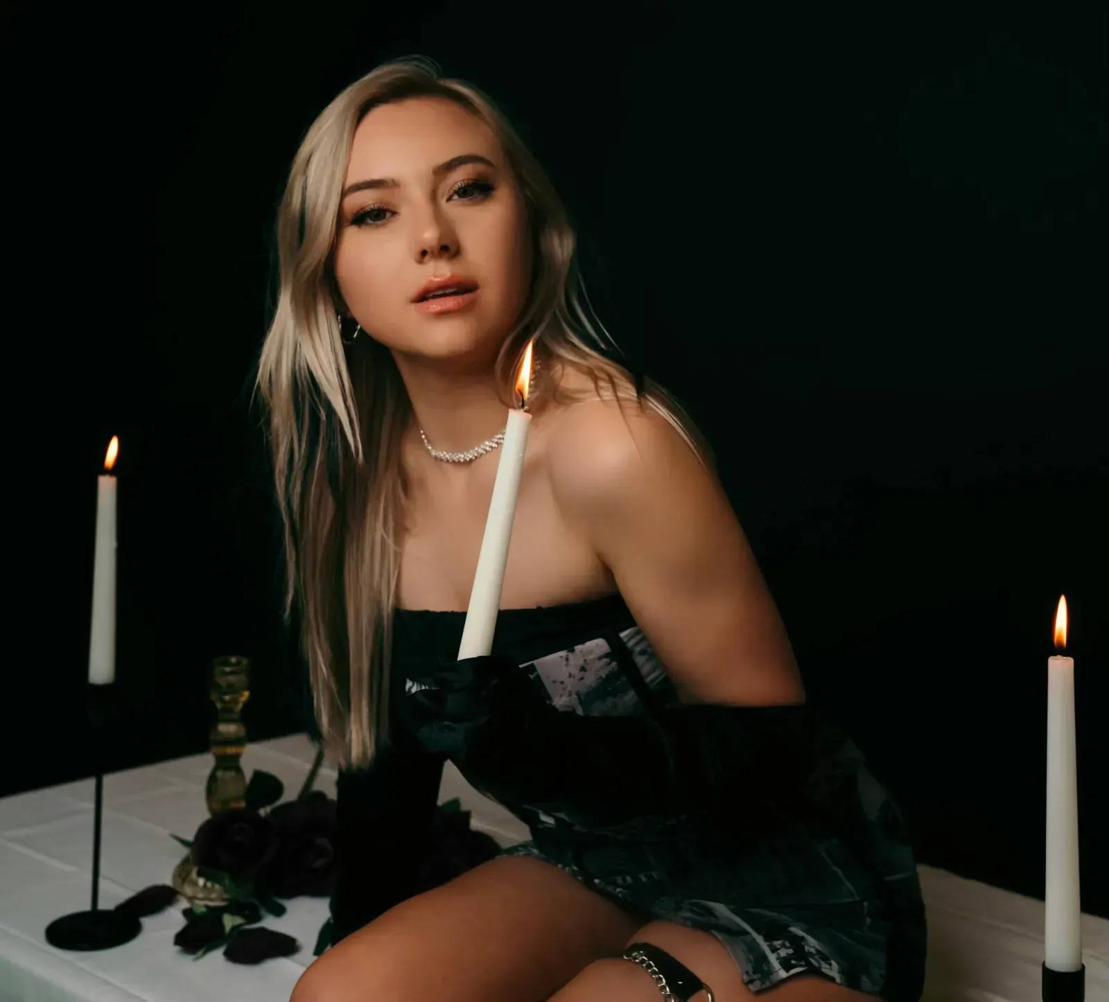 Lauren Presley, 'Americas Sweethearts', photo credit: Sean McGee. Out July 12.