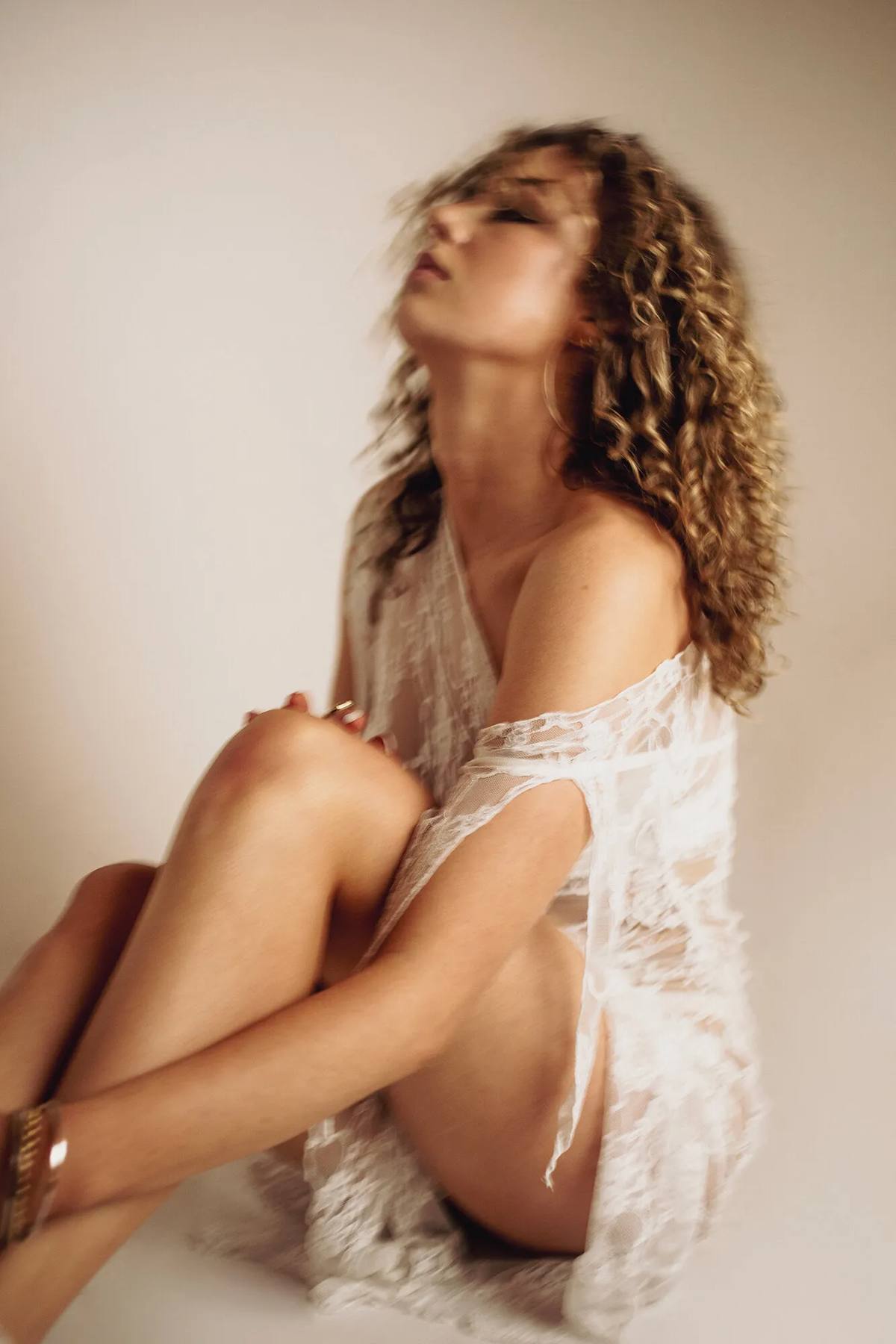 Laura Adeline, curly hair, white lace dress
