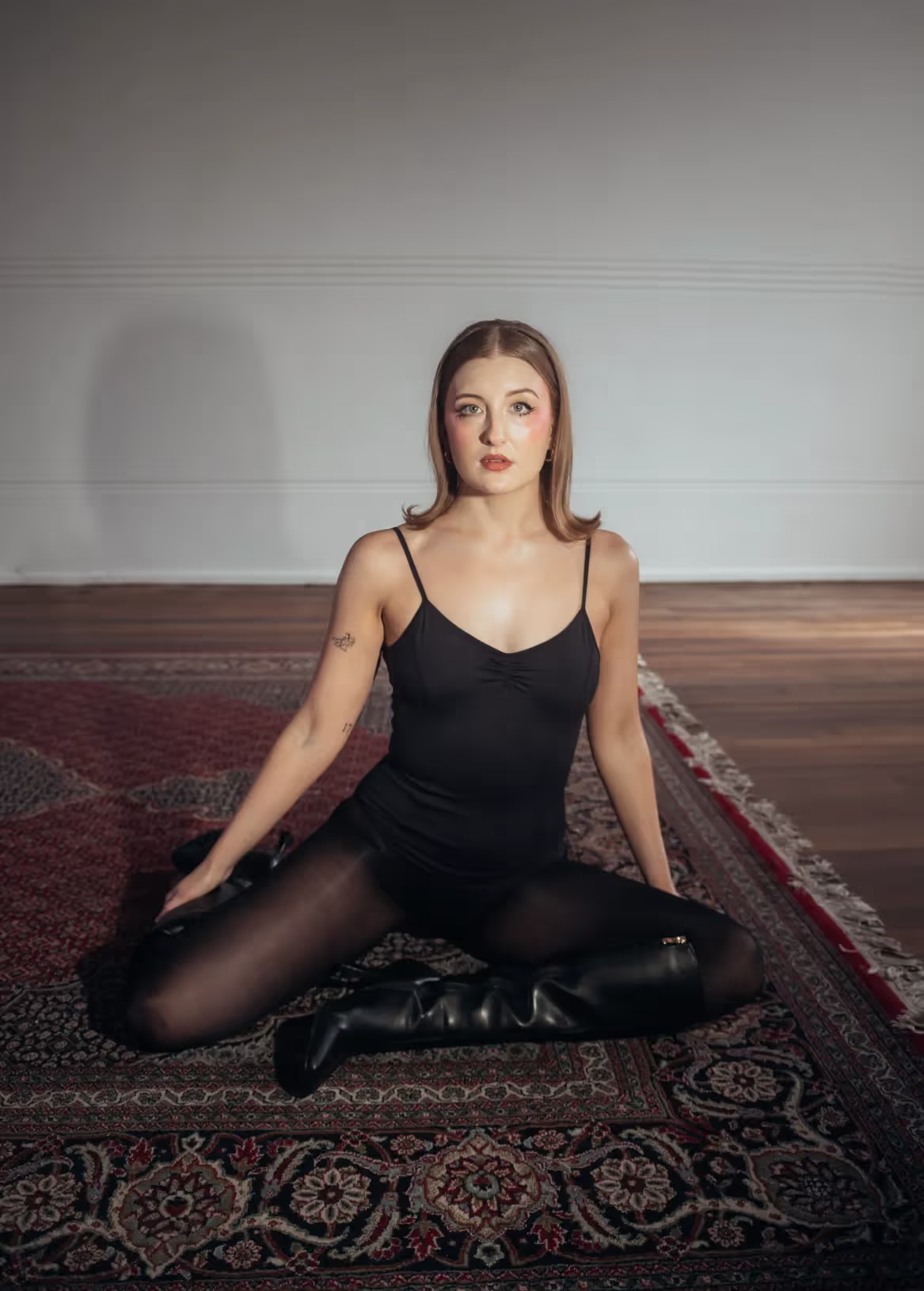 Katie Reid for '6 feet under' release