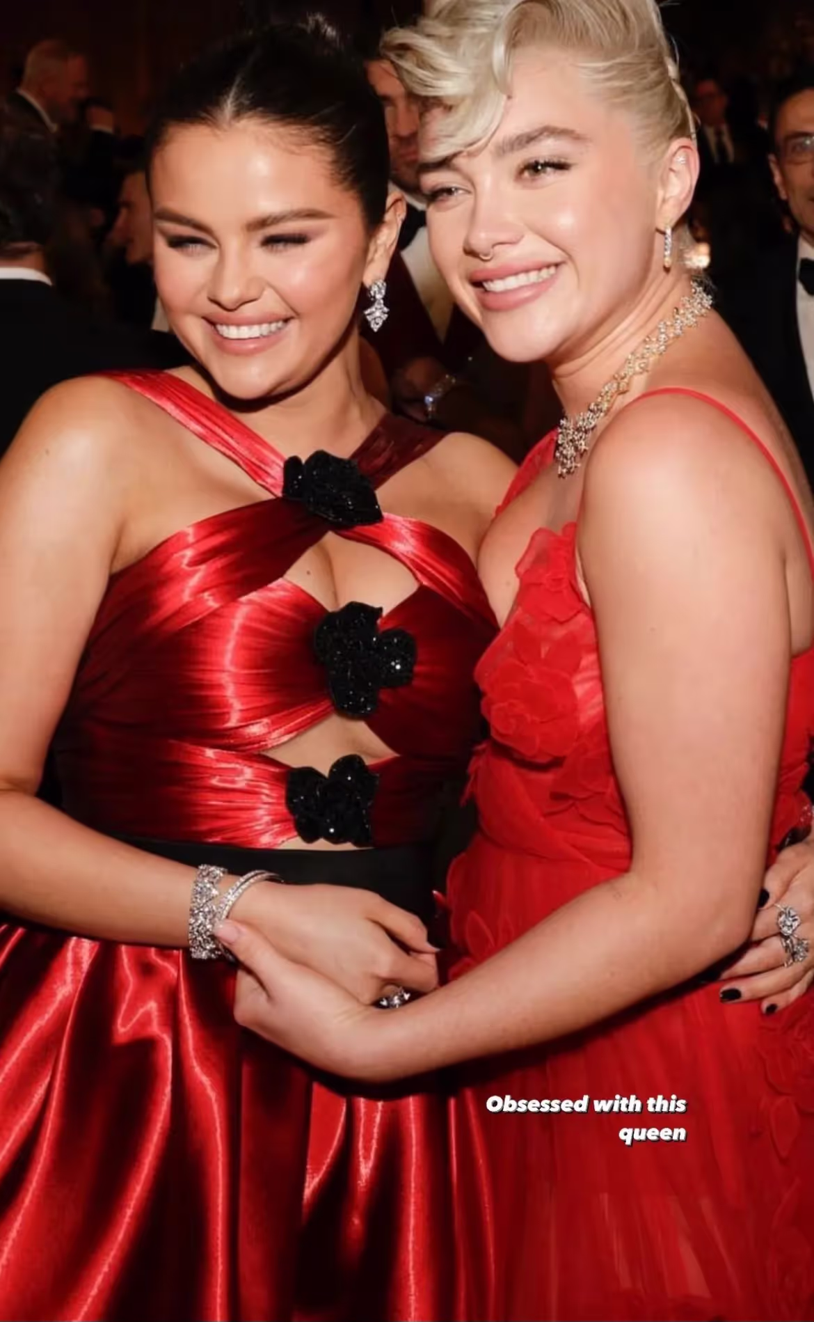 Selena Gomez et Florence Pugh à la 81e cérémonie des Golden Globes