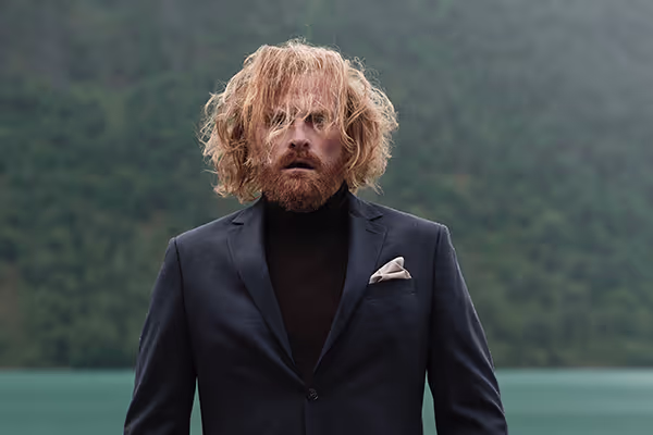 Kristofer Hivju debuts Christmas song with Luke Elliot