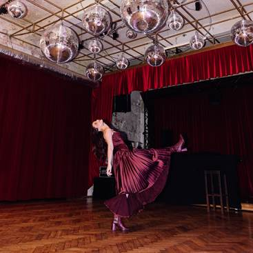 Cloe Wilder, life's a bitch, ep cover art