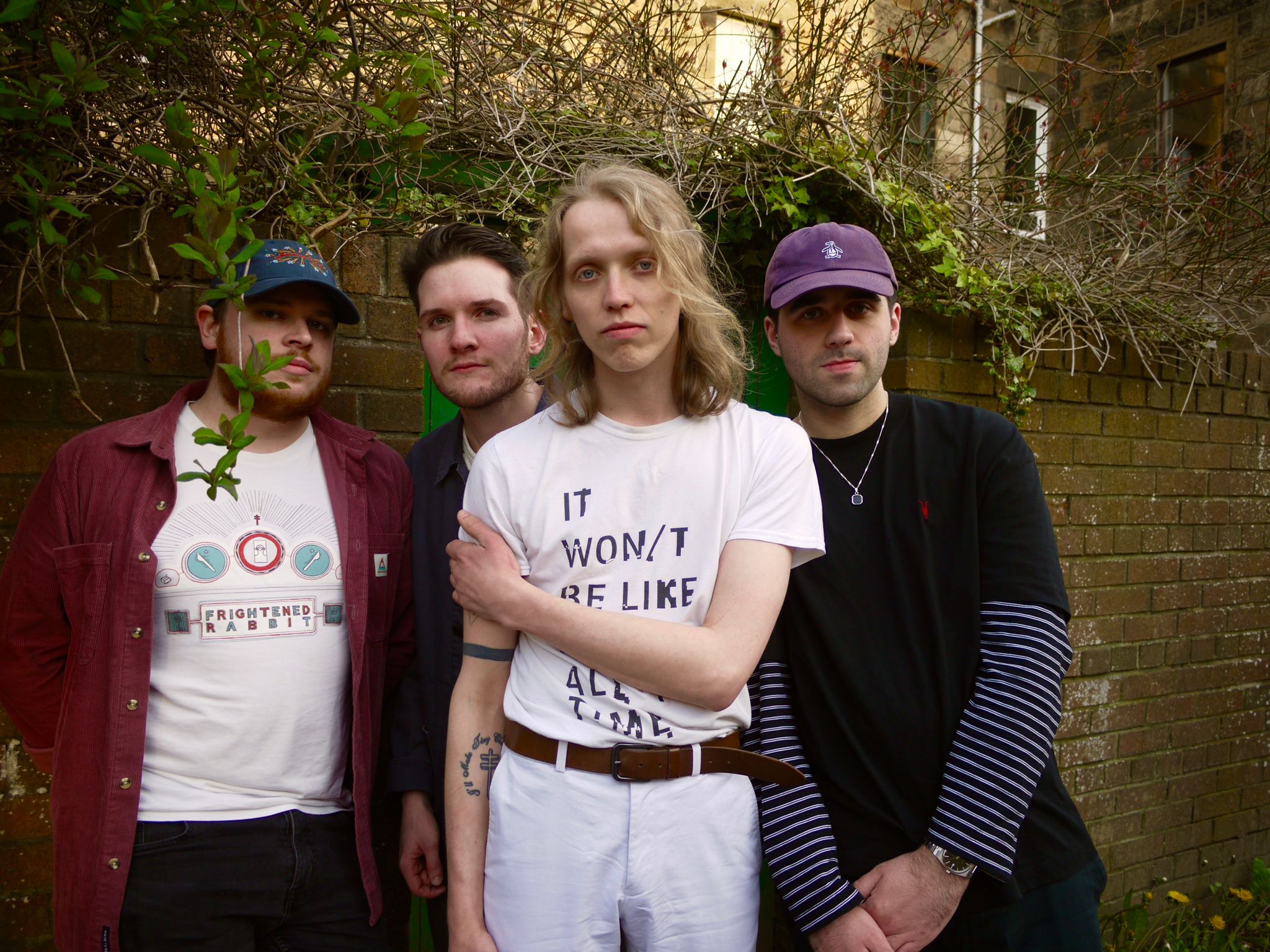 پوستر کلاب، مطالب مربوط به آن را، اعتبار: