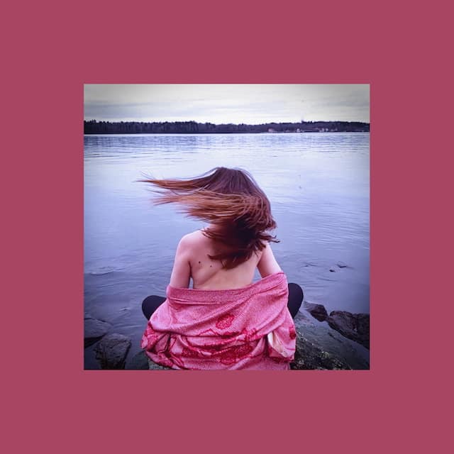 Suvi, "Undress My Heart", single cover art