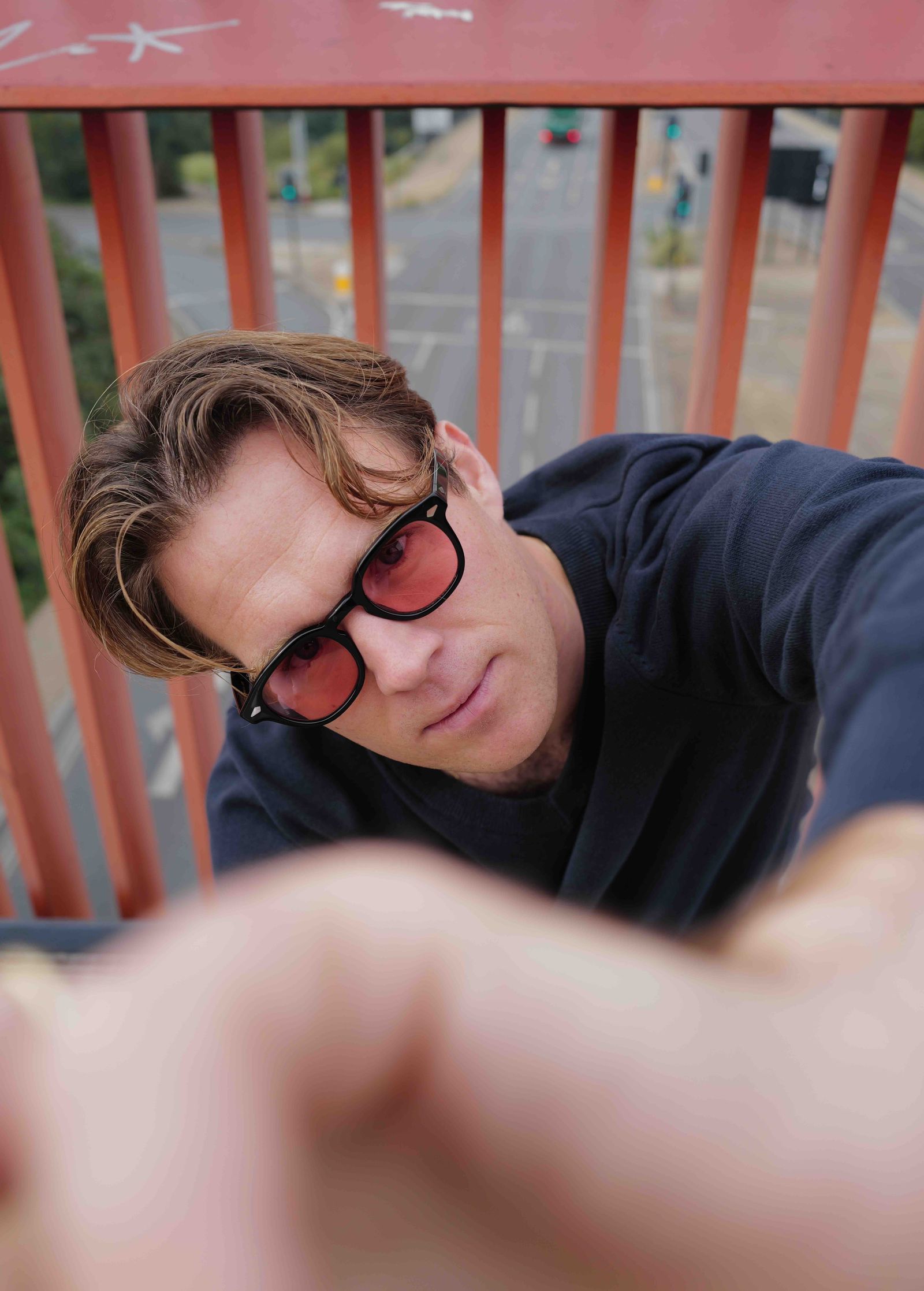 Tourist, Música Invisible, arte de portada de álbum