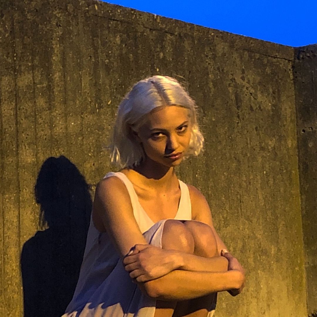 Artemas "I Like The Way You Kiss Me" cover art