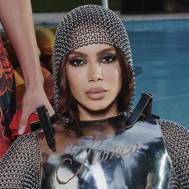 ภาพหน้าปกเพลง "Envolver" ของ Anitta